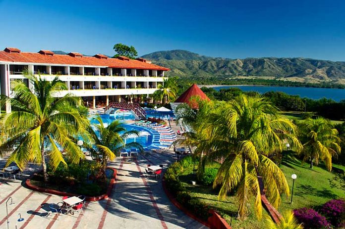 The Farallon del Caribe Hotel